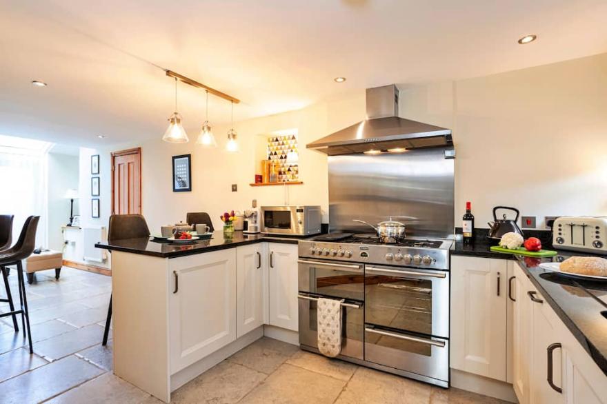 Superbly presented cosy family cottage for 8 guests in Casterton
