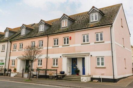 SWALLOW COURT, pet friendly, country holiday cottage in Seaton, Devon