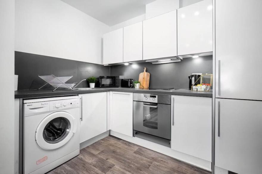 377 Centenary Plaza  · Luxury 2 Bedroom - City Centre