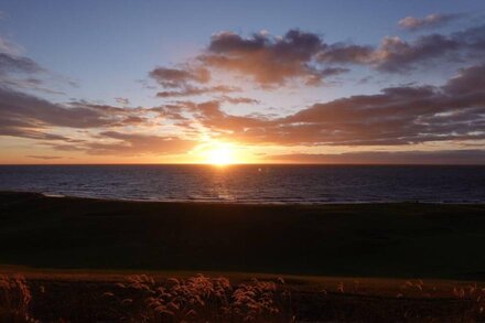 No. 18 The Links  is a second floor apartment located by the famous James Braid Golf course in Brora