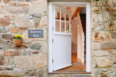 Mulberry Barn Sleeps 4, Luxury converted barn in beautiful countryside