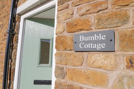 BUMBLE COTTAGE, family friendly, with open fire in Tysoe