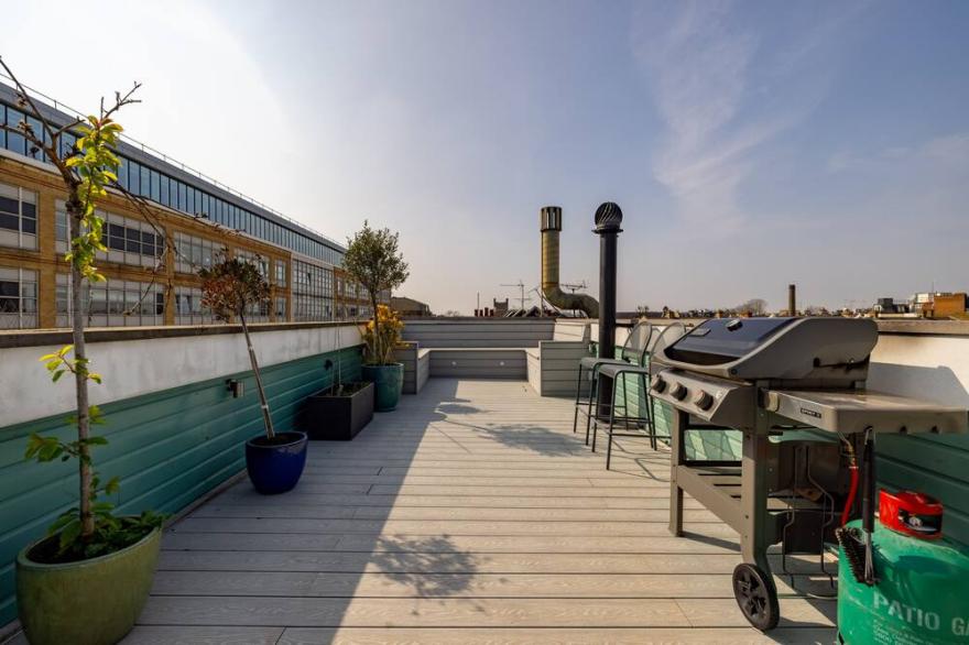 Roof Terrace 2 Bedroom Apartment Chelsea