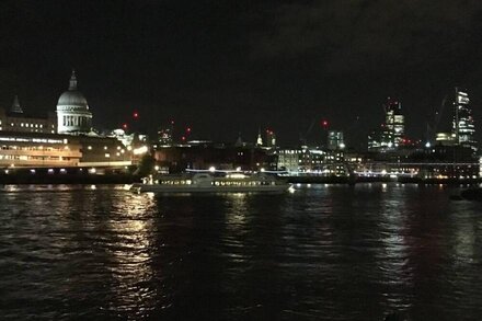 Morden Apartment in Central London By River Thames