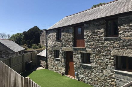 Piglets, modern barn conversion .Nr Tintagel, Padstow, Bude & beach.