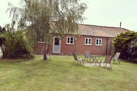 The Old Post Office - Walk to Horsey beach, Horsey Seals & The Norfolk Broads