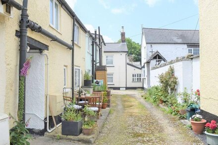 3 bedroom accommodation in Honiton