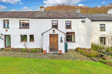 Idyllic cottage for up to six guests in the Lake District