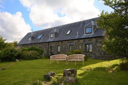 Diubaig House - tranquil, spacious, panoramic loch views, secluded 3-acre garden