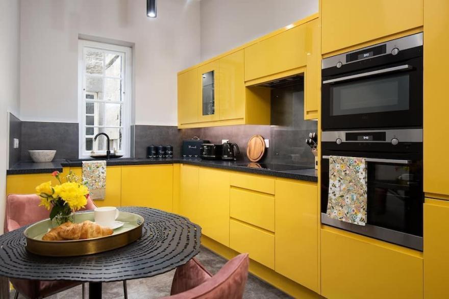 THE SCOTT APARTMENT - stylishly restored Grade II listed townhouse apartment