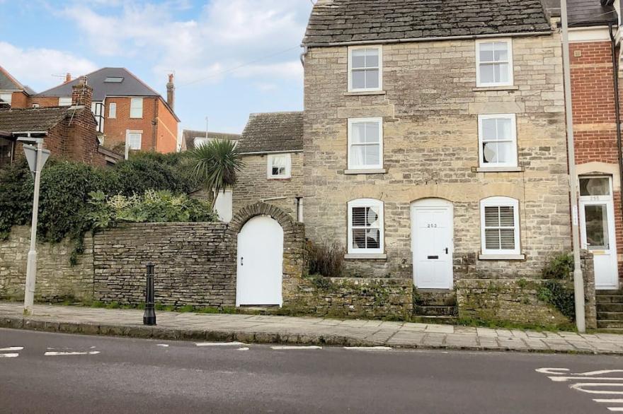 3 Bedroom Accommodation In Swanage