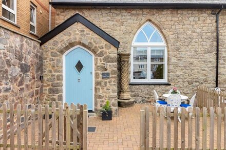 Cosy Romantic Seaside Cottage in Central Sidmouth