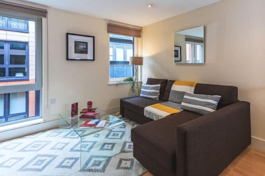 Apartment Sir John Lyon House in London City - 2 persons, 1 bedrooms