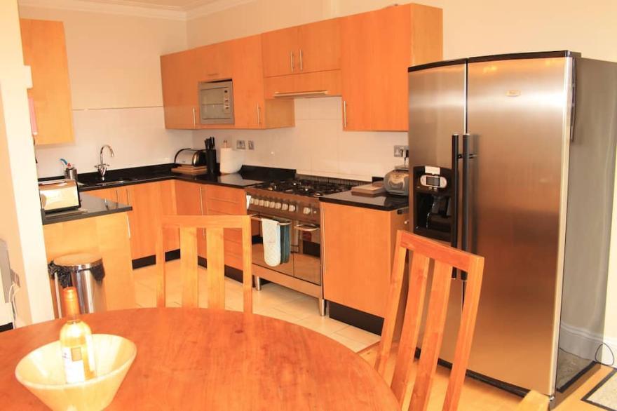 Spacious Luxury Apartment With Year Round Outdoor/Indoor Heated Pool