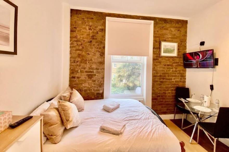 A Beautiful Studio Flat On First Floor In Central London