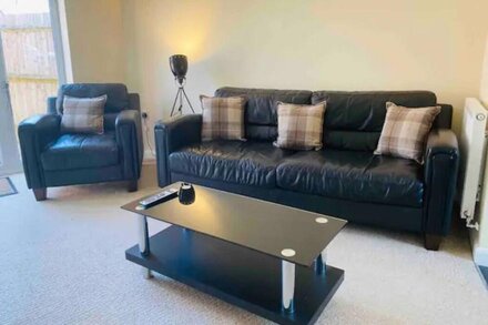 Silver Stag Properties, King size bed, Fast WIFI, Parking, 50 Inch Smart TV