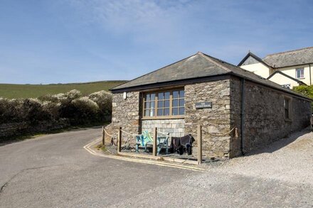 Cosy Cottage on the Edge or Portwrinkle Beach