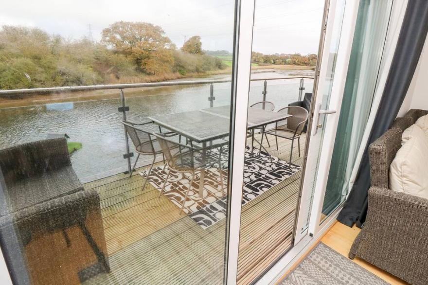YACHTSMAN'S TOWER, family friendly in East Cowes, Isle Of Wight