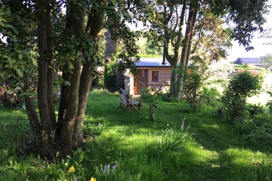 Romantic Glamping Cabin Near Beautiful Rye