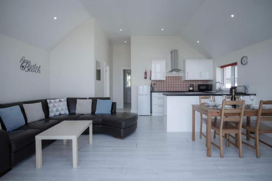 Campbell - 2 Bedroom Apartment - Pendine