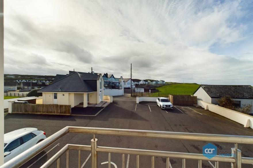 Beautiful apartment in Portballintrae w/ Sea Views