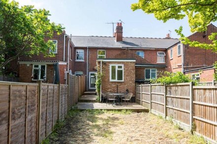 Pass the Keys | Renovated Victorian Terrace near Reading Station