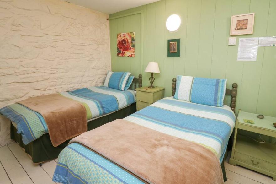 LOWER TREGINNIS FARM, family friendly, with open fire in St Davids