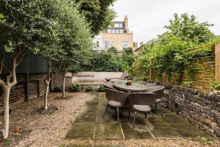 Elegant Family Home near Wandsworth Common by UnderTheDoormat