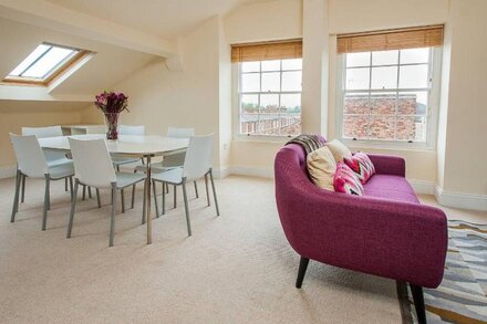 Priory House, No 9 - Three Bedroom Apartment, Sleeps 8