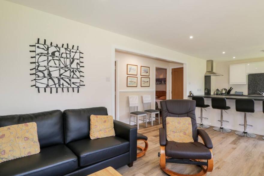 THE SHEILING, family friendly, character holiday cottage in Inverness