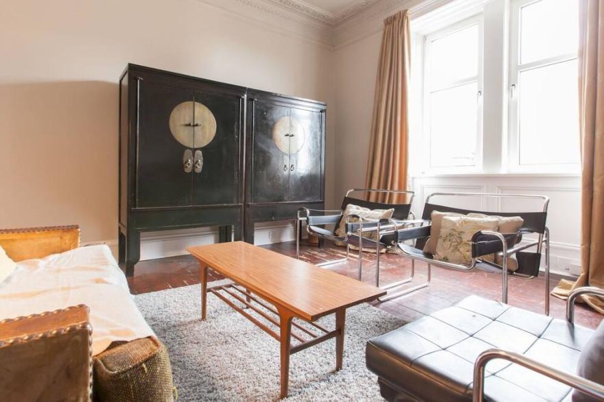 Pass the Keys | Trendy Urban Retreat in Central Edinburgh City
