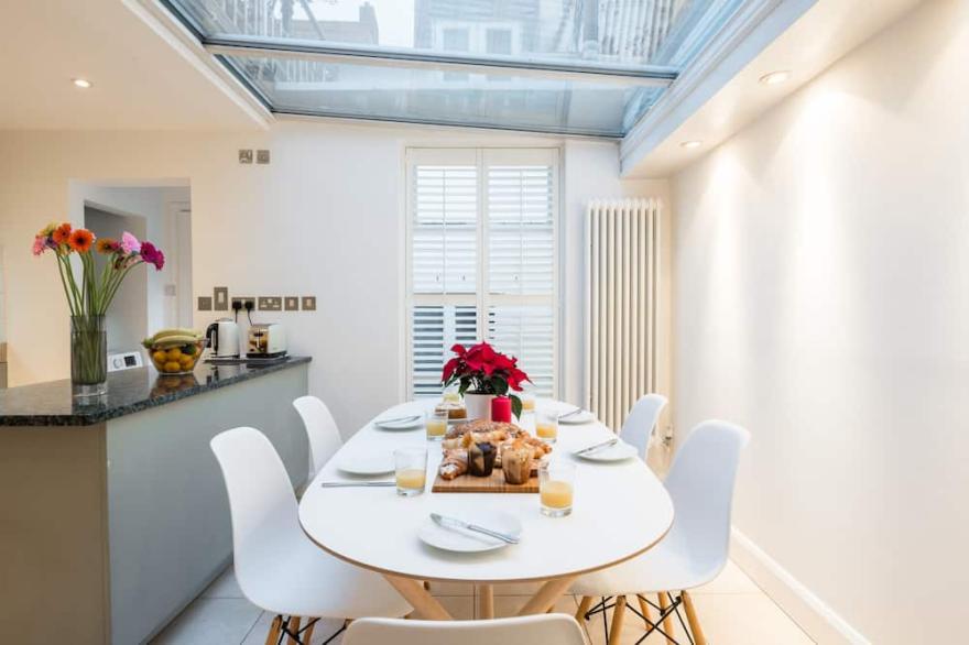 CHELSEA LONDON LUXURY TOWN HOUSE - UPMARKET LOCATION - GREAT PLACE TO STAY