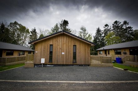 The Hideaway - stunning 3 bedroom lodge with top of the range hot tub