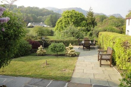 SUNBEAM COTTAGE, family friendly, with open fire in Coniston