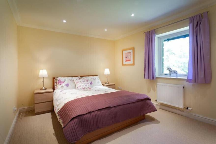 THE OLD BARN, family friendly, with a garden in Ambleside