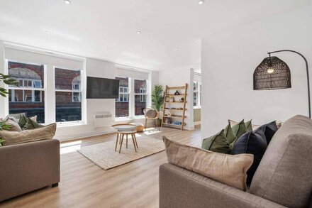 Host Apartments | Lark Lane Hideaway