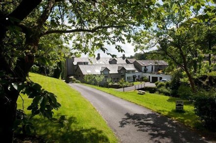 GILPIN VIEW, pet friendly, with a garden in Crosthwaite