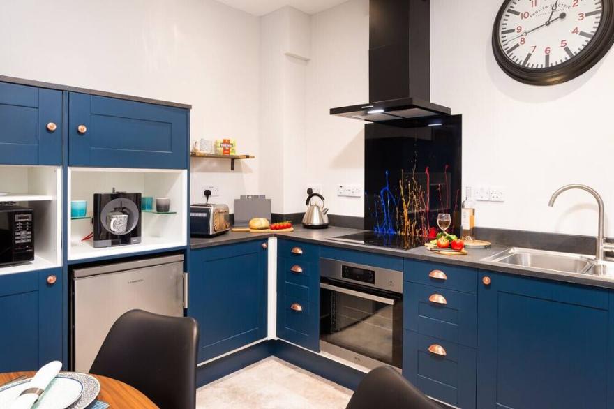 SUNNYBANK COTTAGE, family friendly, with a garden in Keswick