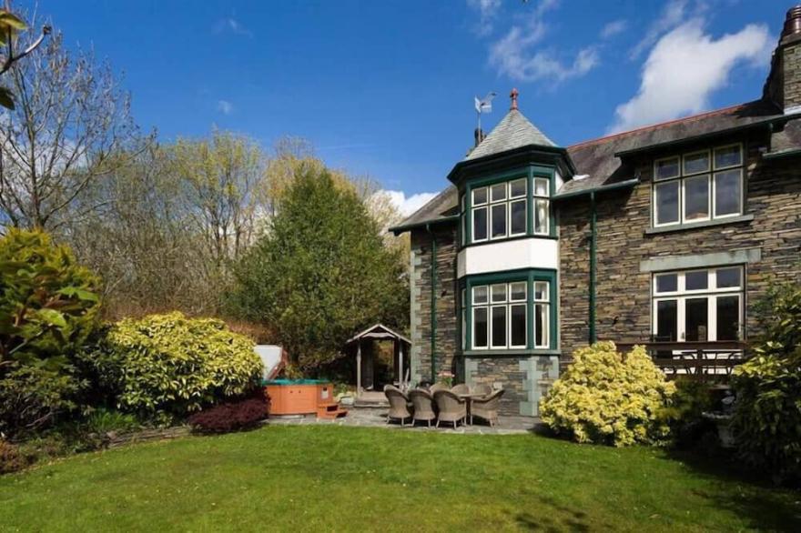 BRACKEN HOWE, Family Friendly, Character Holiday Cottage In Ambleside