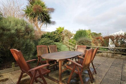 BEACHCOMBERS, pet friendly, character holiday cottage in St Merryn