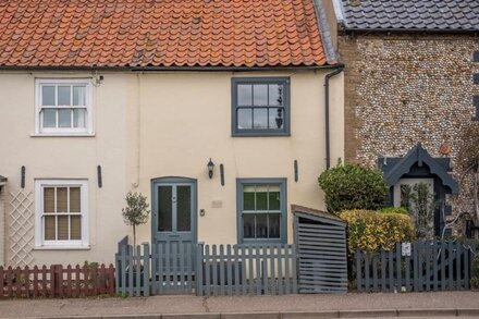 Bracken Cottage is a super cosy, traditional fisherman's cottage in a great location