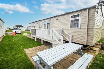 Brilliant 8 berth caravan at Haven Caister Holiday Park in Norfolk ref 30024D