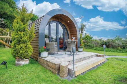 Woody - 1 Bedroom Pod - Cold Inn