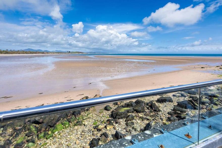 1 The Boathouse in Llanbedrog