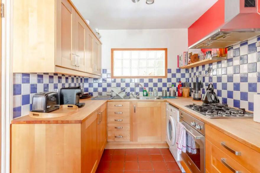 Beautiful 2BD House with Garden - Stoke Newington