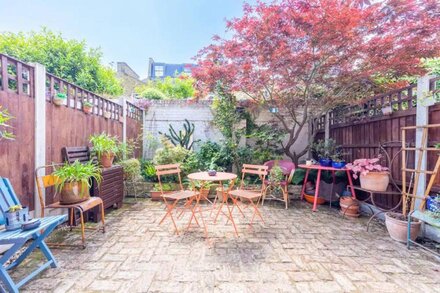 Beautiful 2BD House with Garden - Stoke Newington