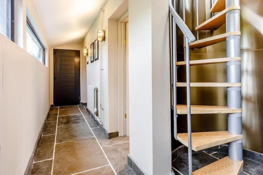 2 bedroom accommodation in Codford, near Warminster