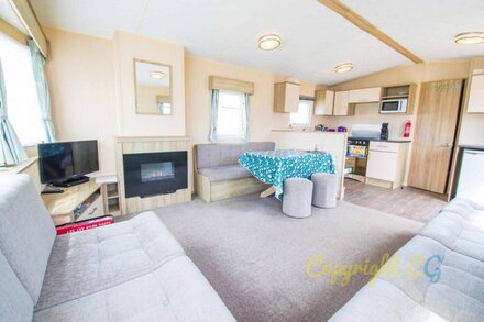 SP84 - Camber Sands Holiday Park - 3 Bedroom / Sleeps 8 - Private Parking