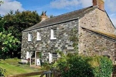 Elegantly Refurbished Cornish Farmhouse With Heated Swimming Pool