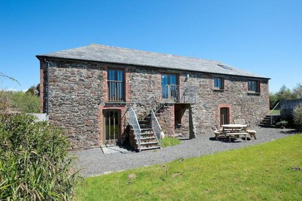 Spacious,converted barn near beach at Crackington Haven, nr. Bude.